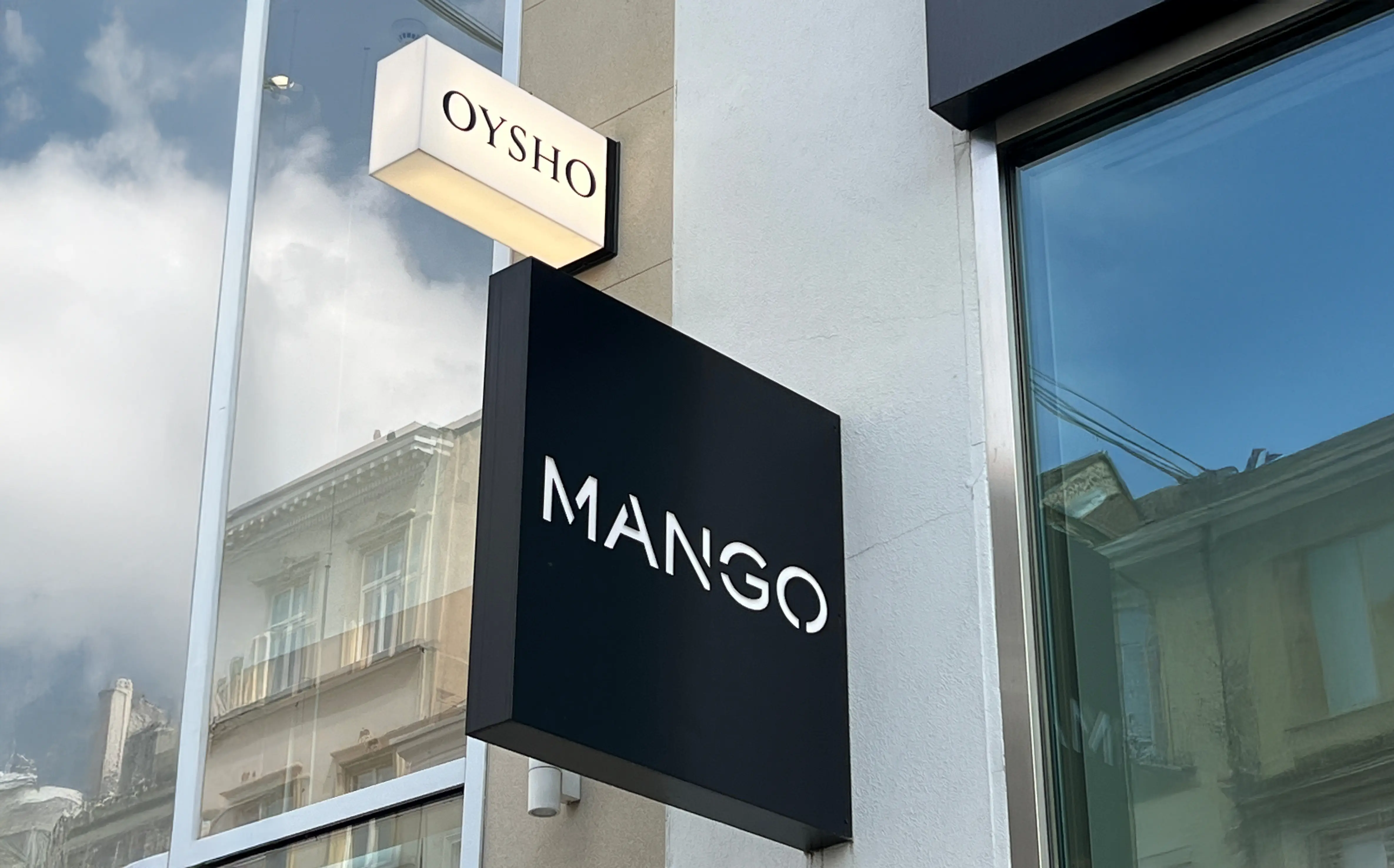 Miami Projecting Signs